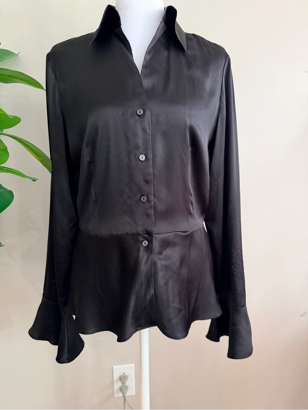 THE LIMITED Y2K Luxurious 100% Silk Blouse ~Black~Peplum~Flounce Cuffs Size M